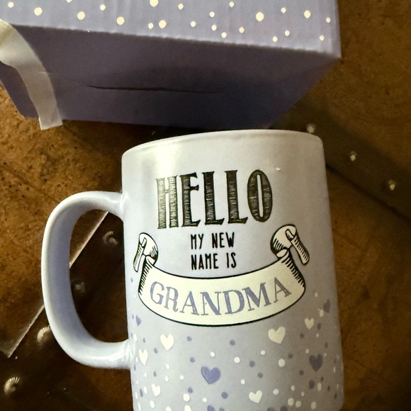 New GR brand “Hello my new name is grandma” mug light purple! - Picture 3 of 4